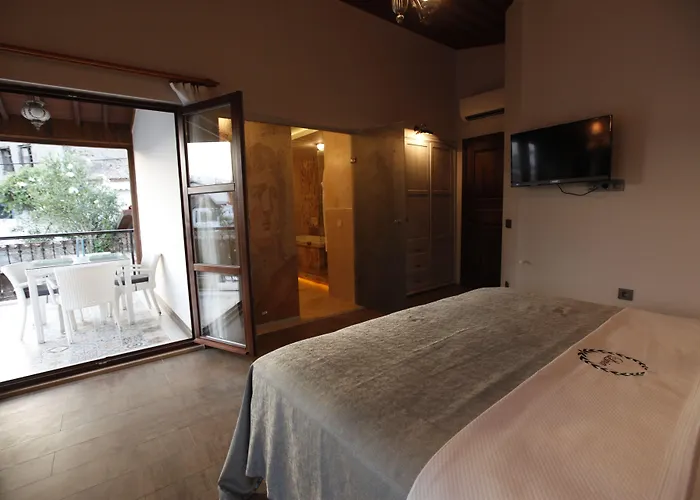 Livia Ephesus (adults Only) מלון 3*