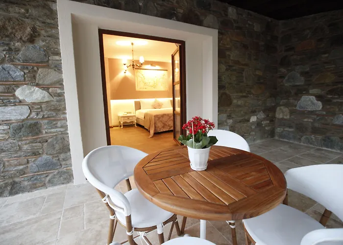 Livia Ephesus (adults Only) מלון 3*